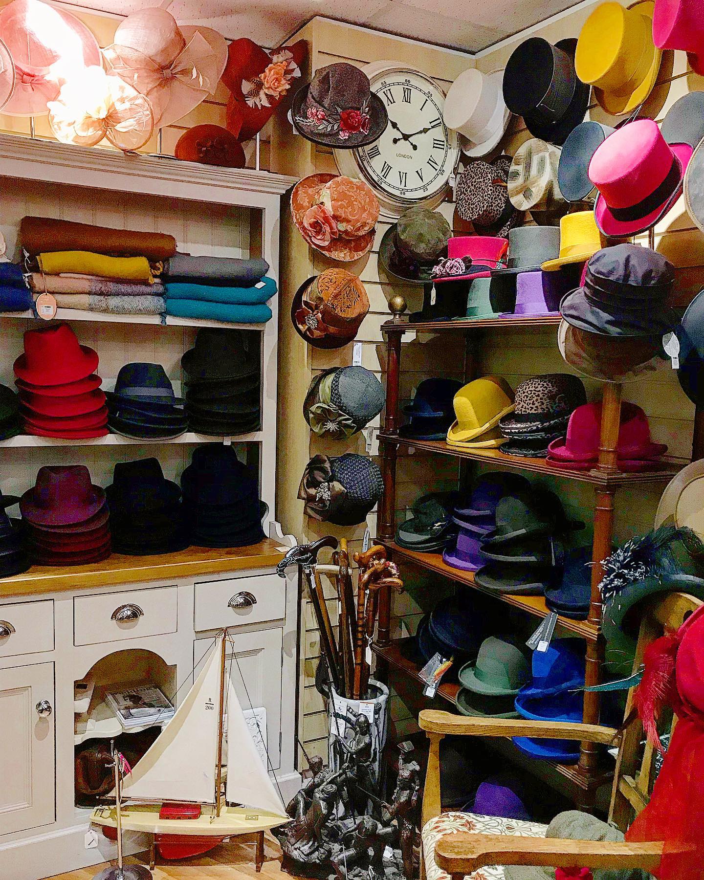 Vintage best sale hat shop